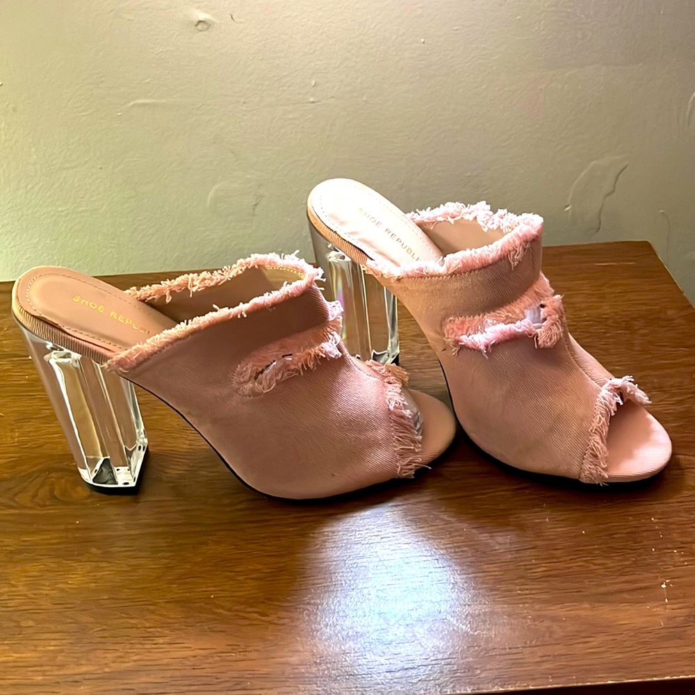 Light pink distressed denim shoe